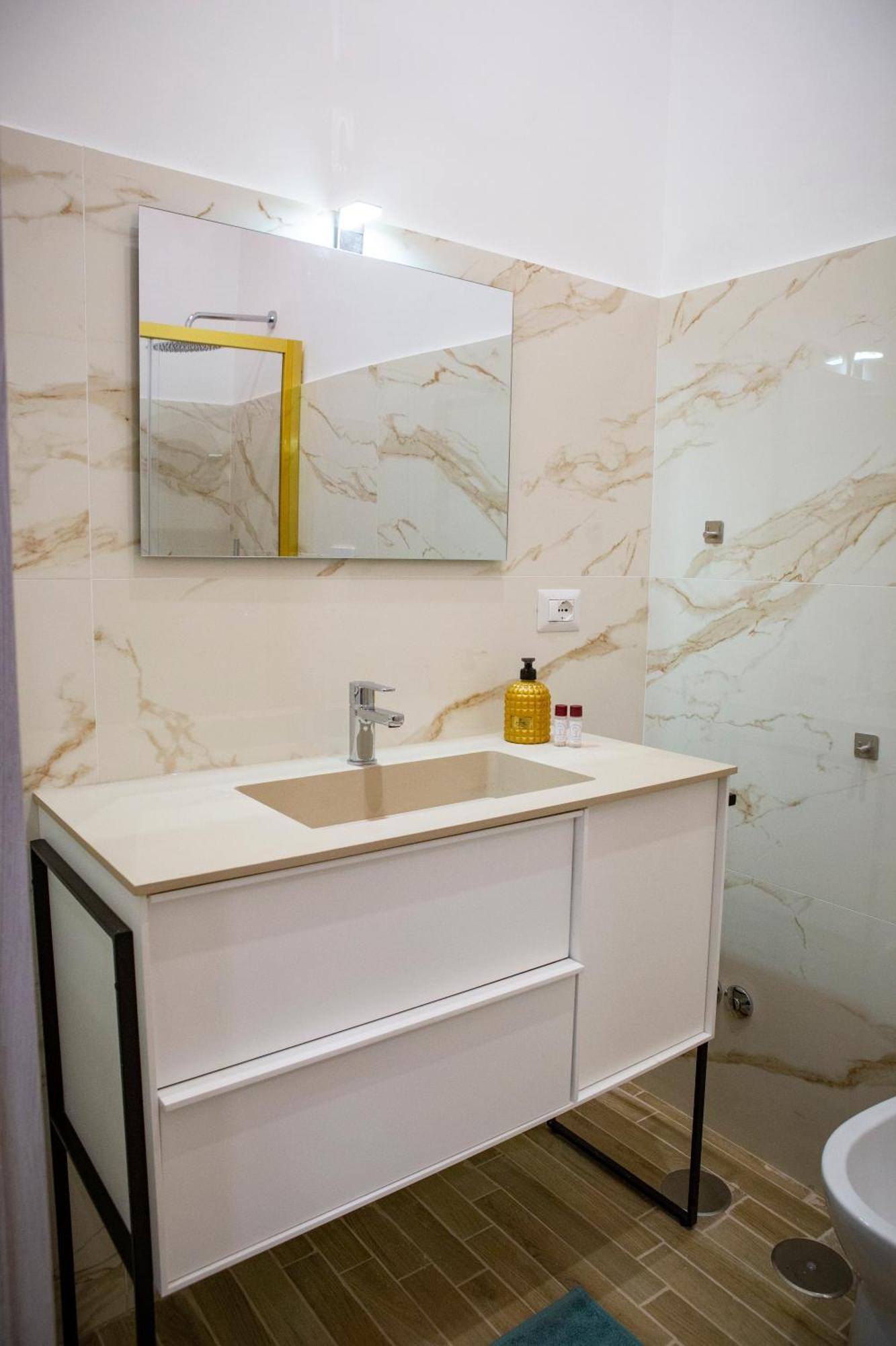 Napoli Skyport Bed & Breakfast Dış mekan fotoğraf